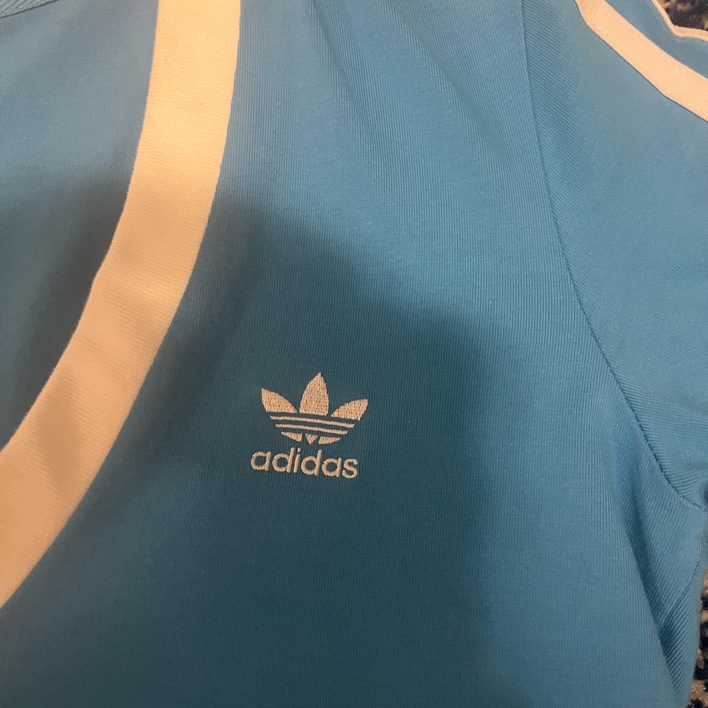Adidas 3 stripes crop tee 💎💎💎 - Picture 3 of 3